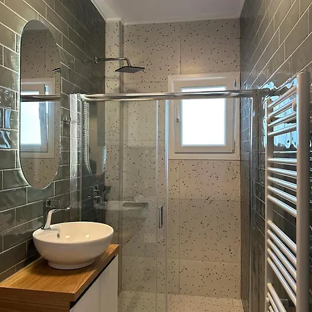 דירה Modern Cozy 2 *